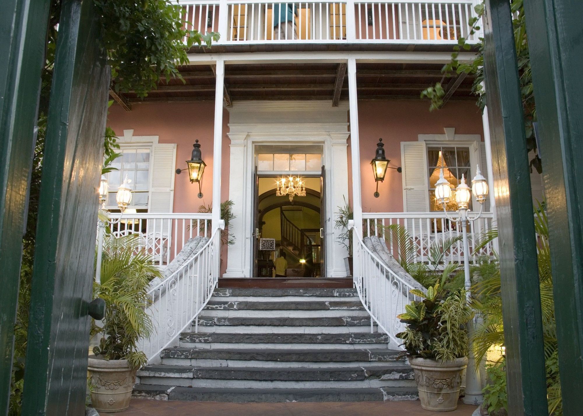 Graycliff Hotel Nassau Exterior foto